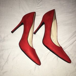 Hot Red Heels 💥